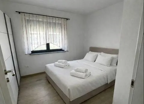 Lägenhet Denis S Vrtom I Parkingom, - Saraje *