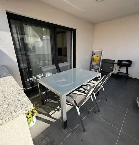 Apartman Denis S Vrtom I Parkingom, - Saraje